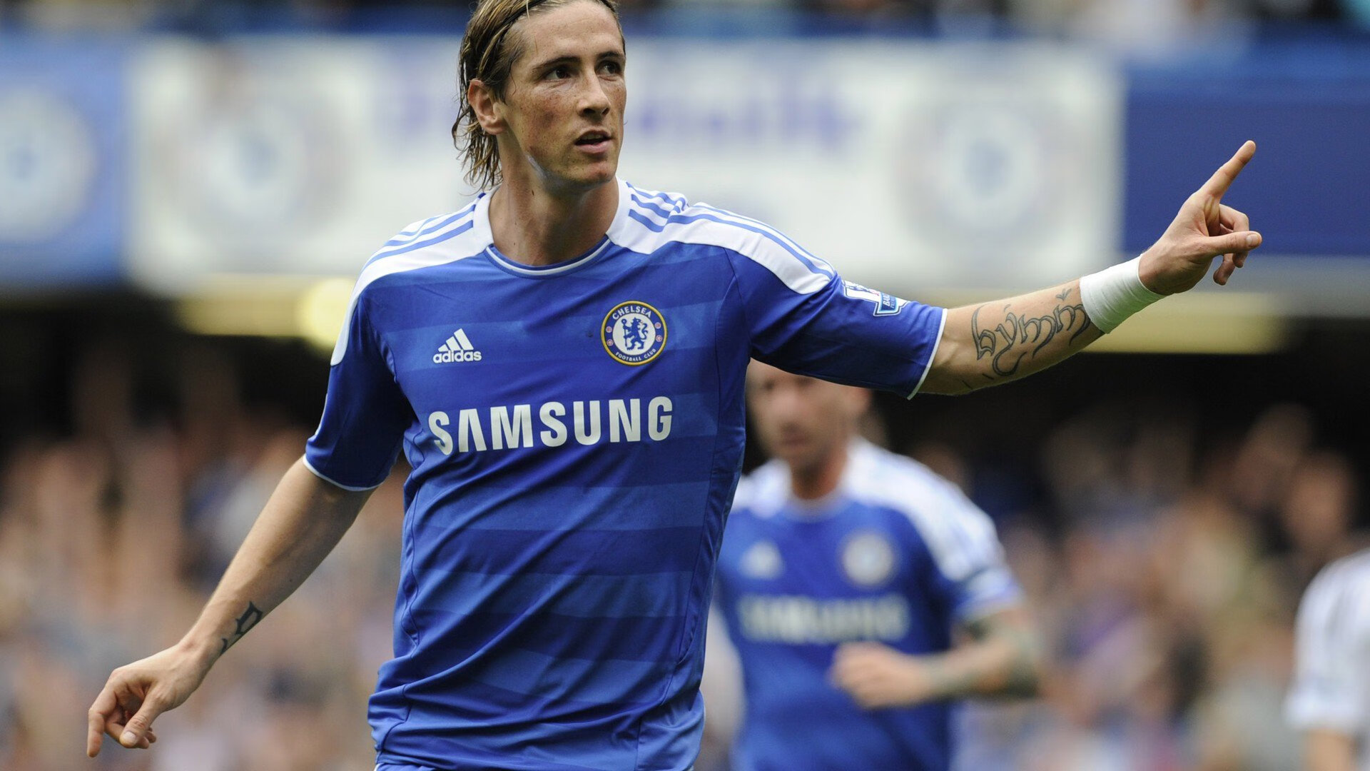 “香港赛场,阿仙奴与热刺的火拼瞬间”